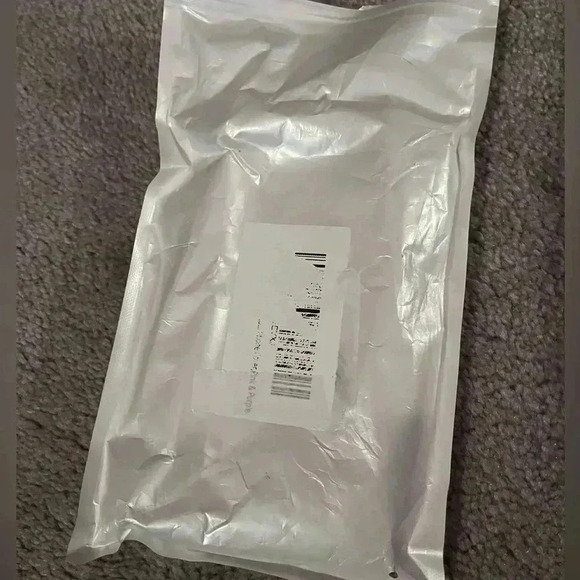 Clear, thick IPHONE 15 CASE - Picture 5 of 5